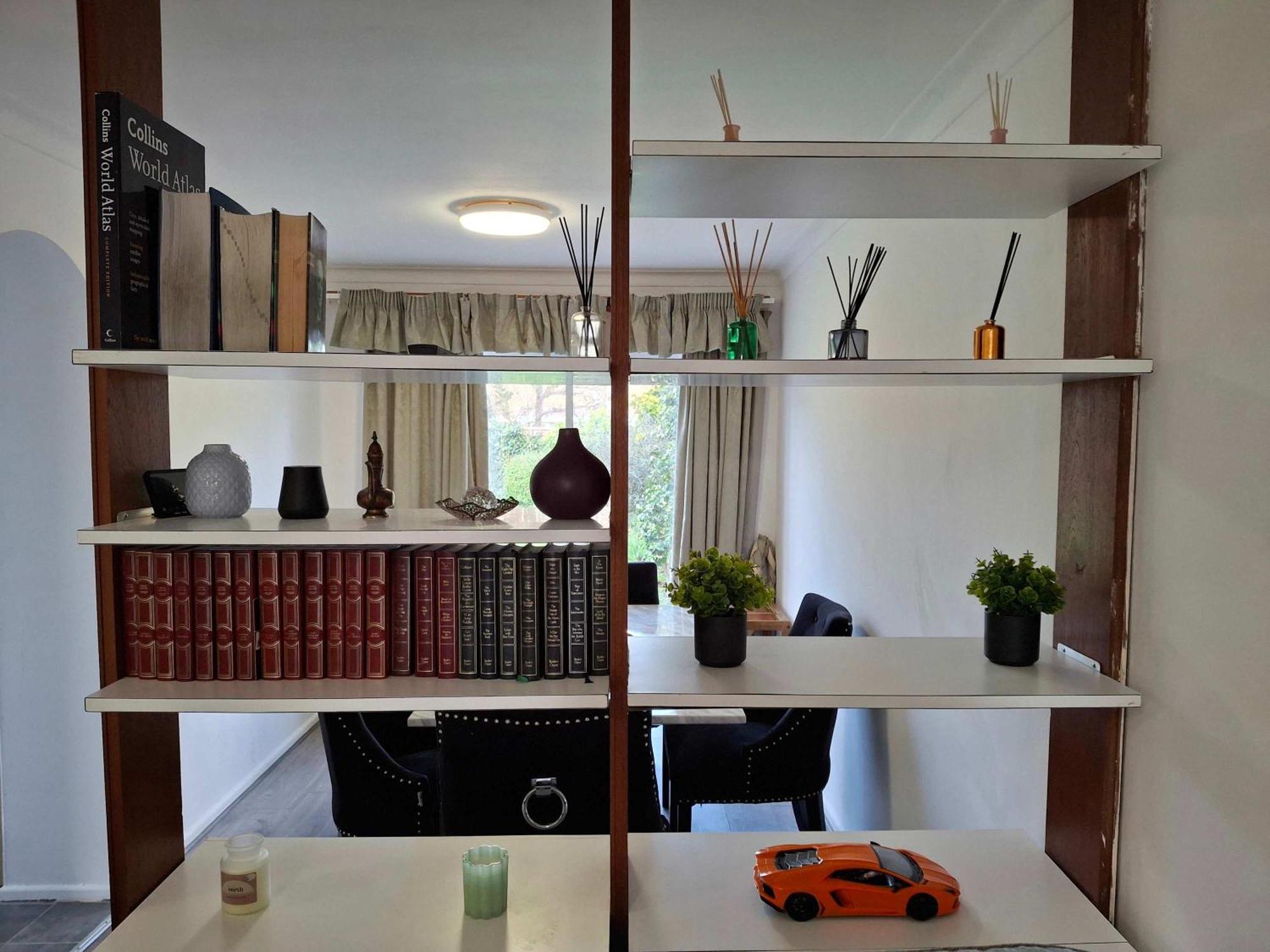 Nicely Decorated 3 Bedroom House Near Heathrow, London Staines-upon-Thames Ngoại thất bức ảnh
