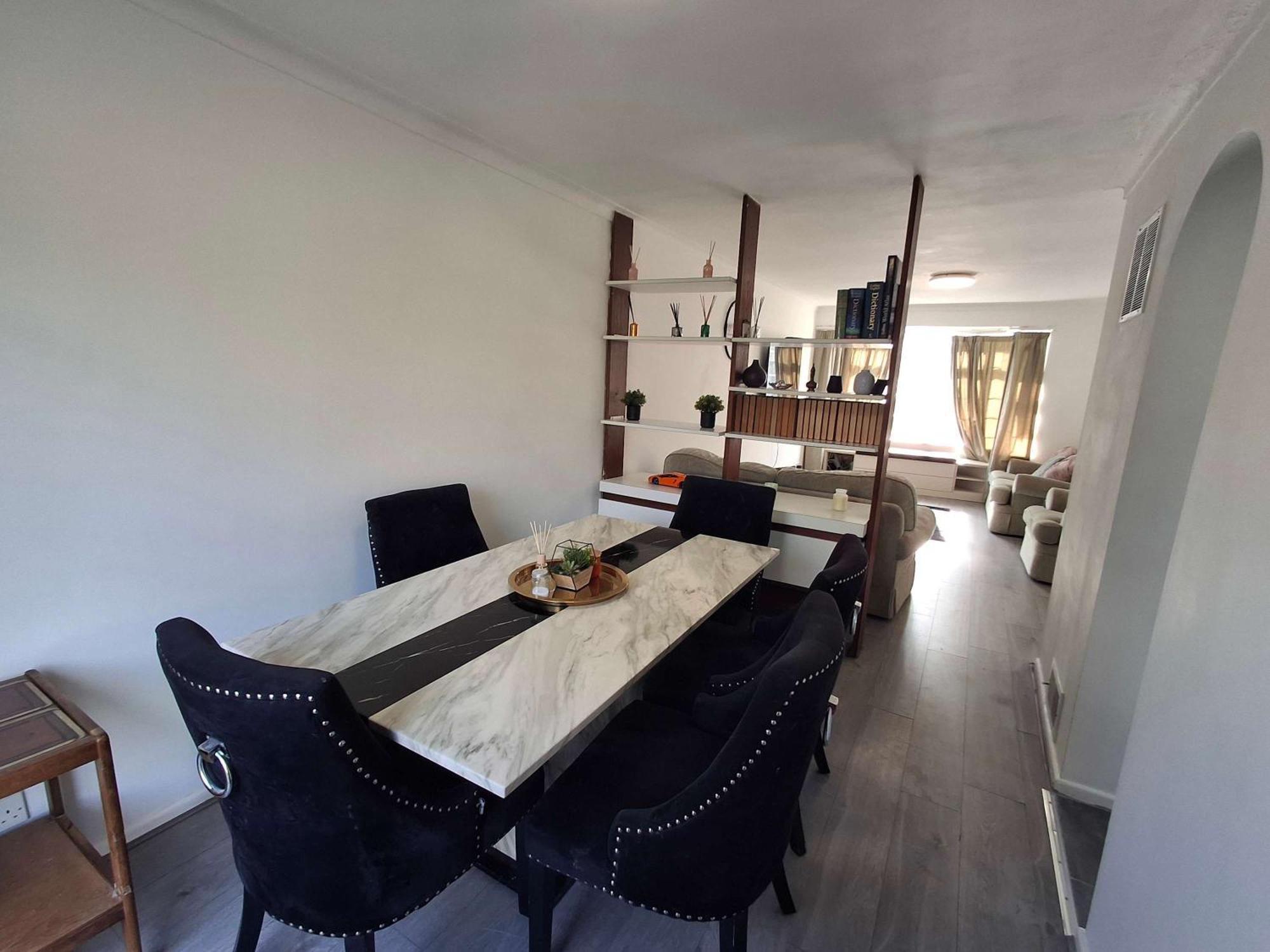Nicely Decorated 3 Bedroom House Near Heathrow, London Staines-upon-Thames Ngoại thất bức ảnh