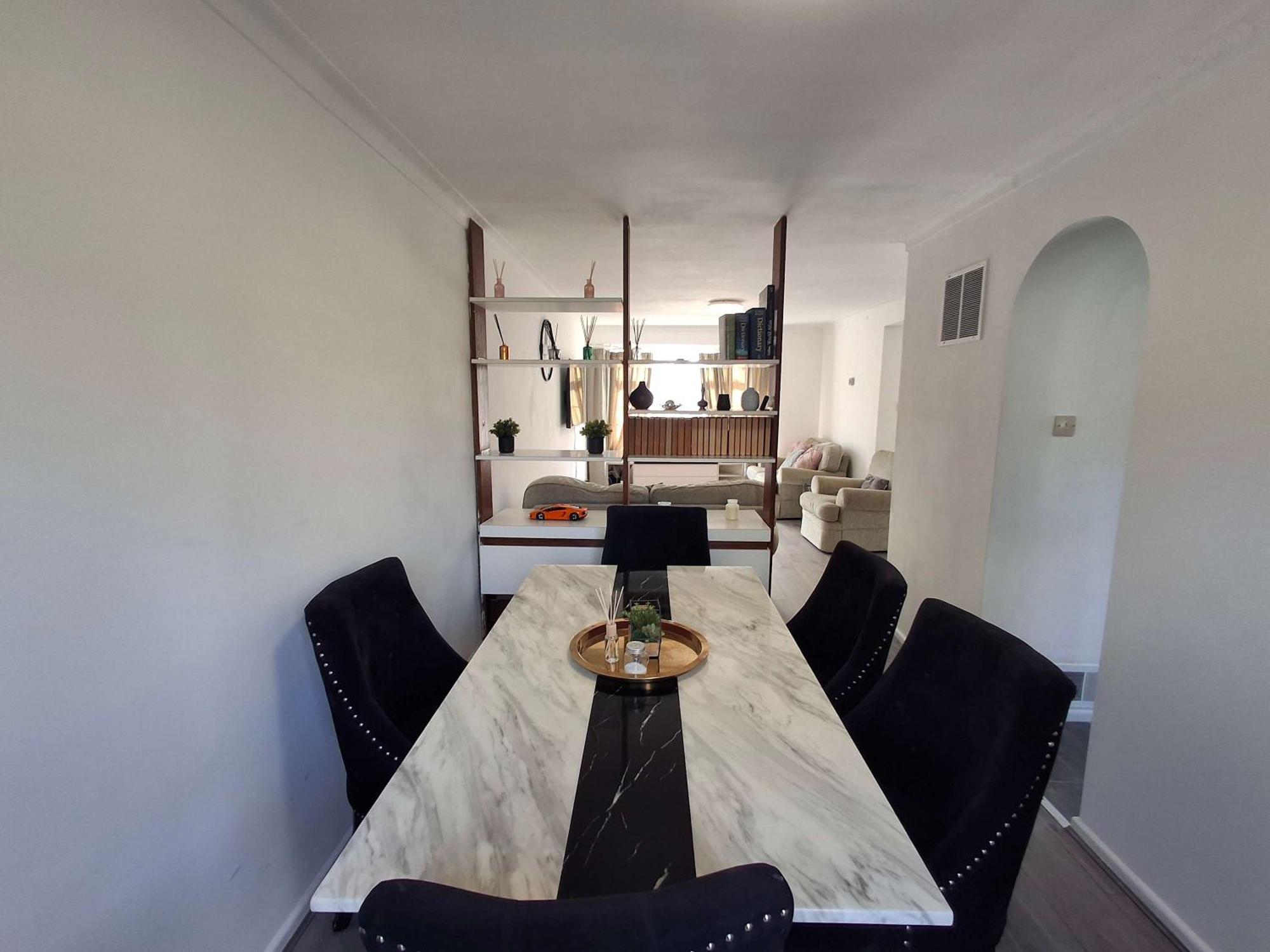 Nicely Decorated 3 Bedroom House Near Heathrow, London Staines-upon-Thames Ngoại thất bức ảnh