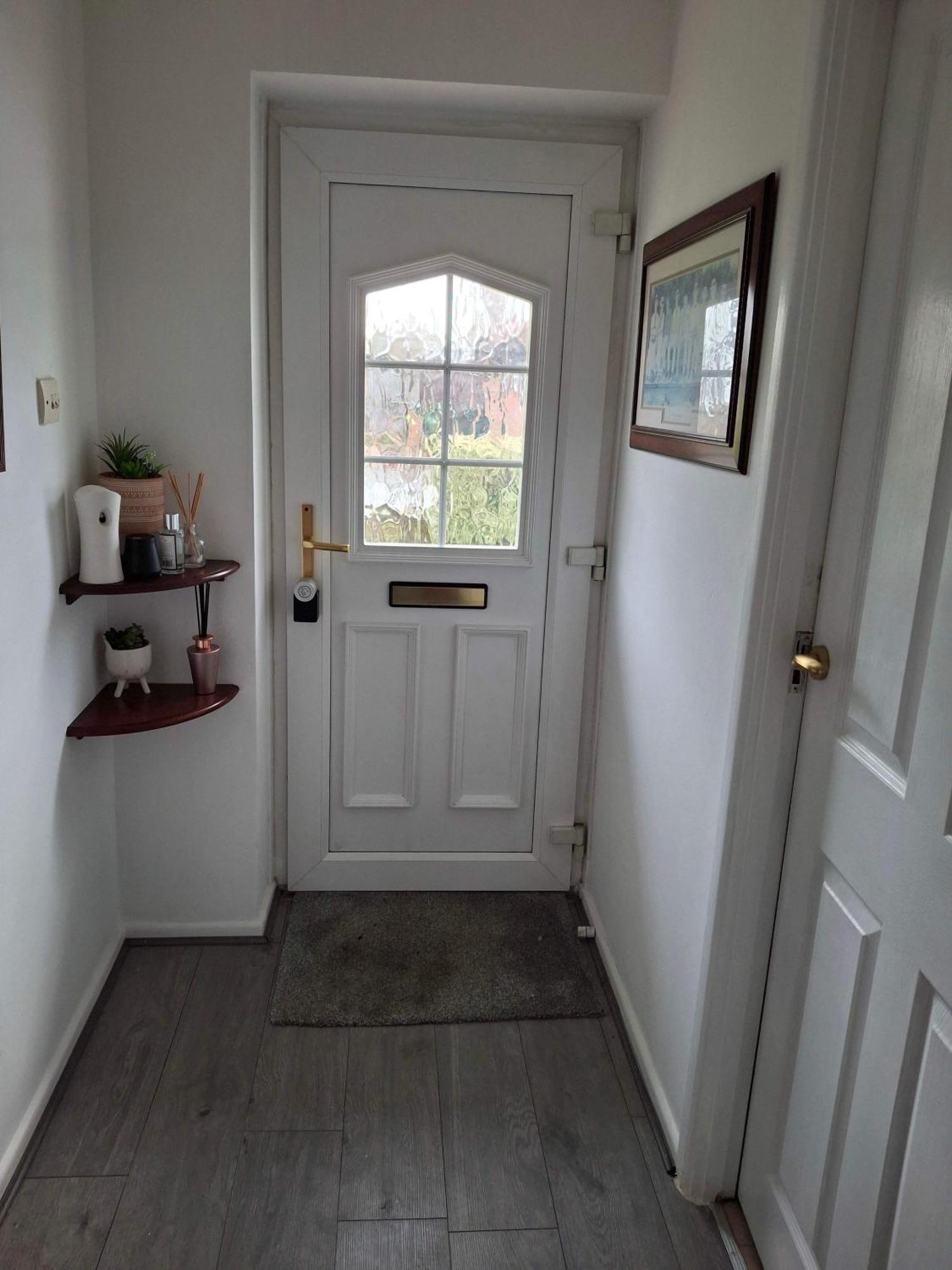 Nicely Decorated 3 Bedroom House Near Heathrow, London Staines-upon-Thames Ngoại thất bức ảnh